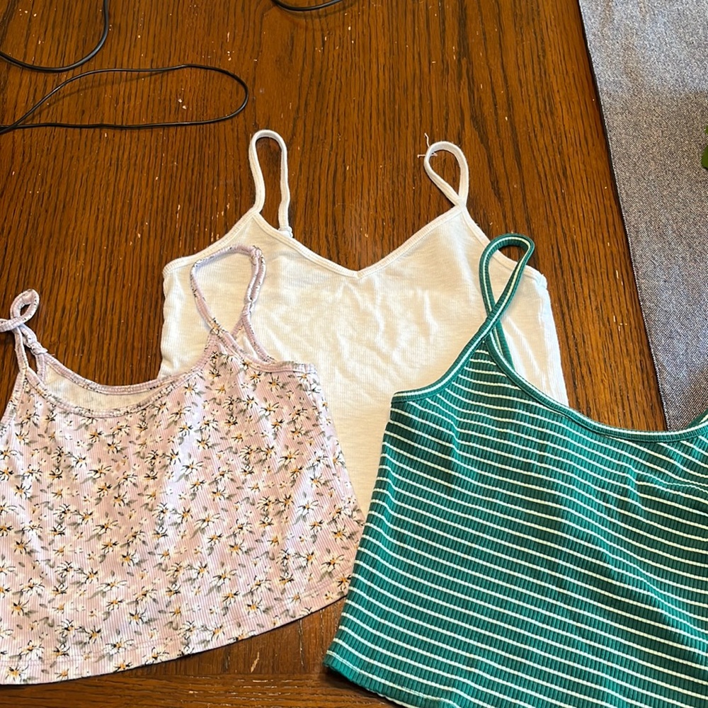 Crop top bundle size Small